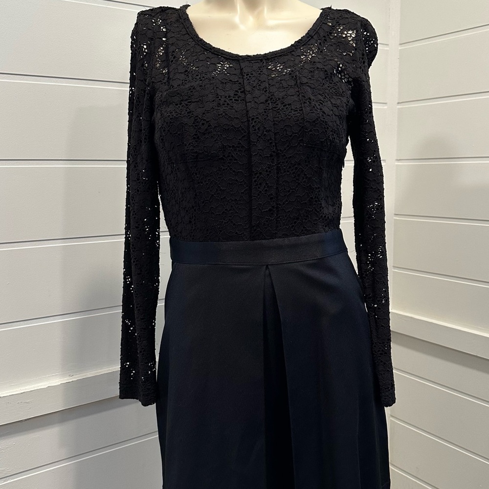 Princess Vera Wang lace top knee length dress